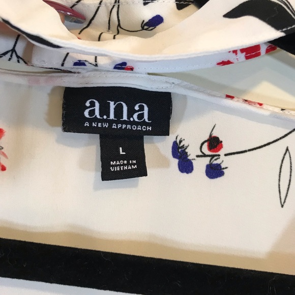 π«SOLDπ«A.N.A. Floral Choker Bell Sleeve Blouse - Picture 5 of 6